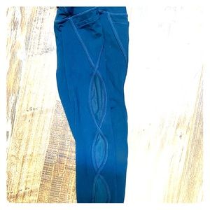 Athleta Girl 8/10 crop tights (great condition)